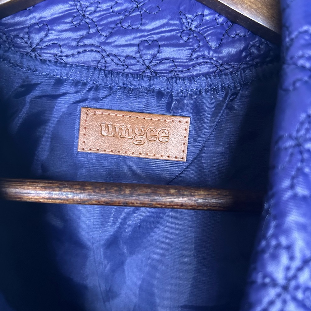 Umgee Navy Quilted Vest - Picture 2 of 5
